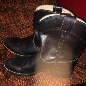 Black bronco cowboy boots size 2D